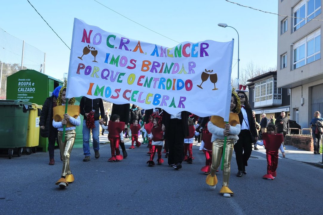 RIBADAVIA 21/02/2020.- Desfile niños Galiña Azul y Ceip Ribadavia. José Paz