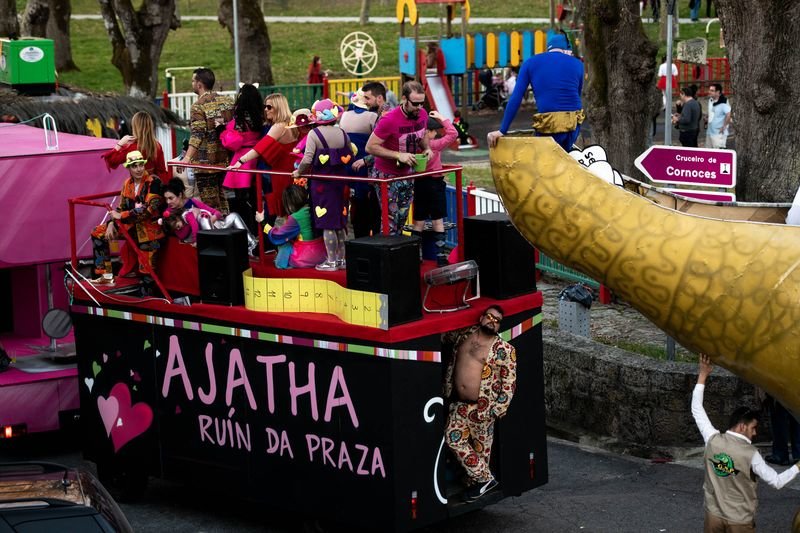 AMOEIRO (RÚA PONTEVEDRA). 23/02/2020. OURENSE. Desfile del Entroido de Amoeiro, para publicidad. FOTO: ÓSCAR PINAL
