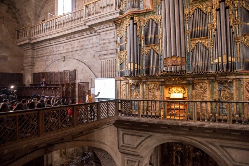 Una de las sesiones de los conciertos didácticos impartidos por la organista Marisol Mendive (ÓSCAR PINAL).