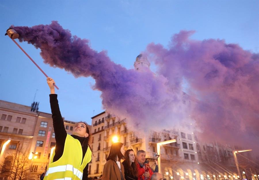 Manifestación en el Día de la Mujer, en Zaragoza. (Foto: EFE)