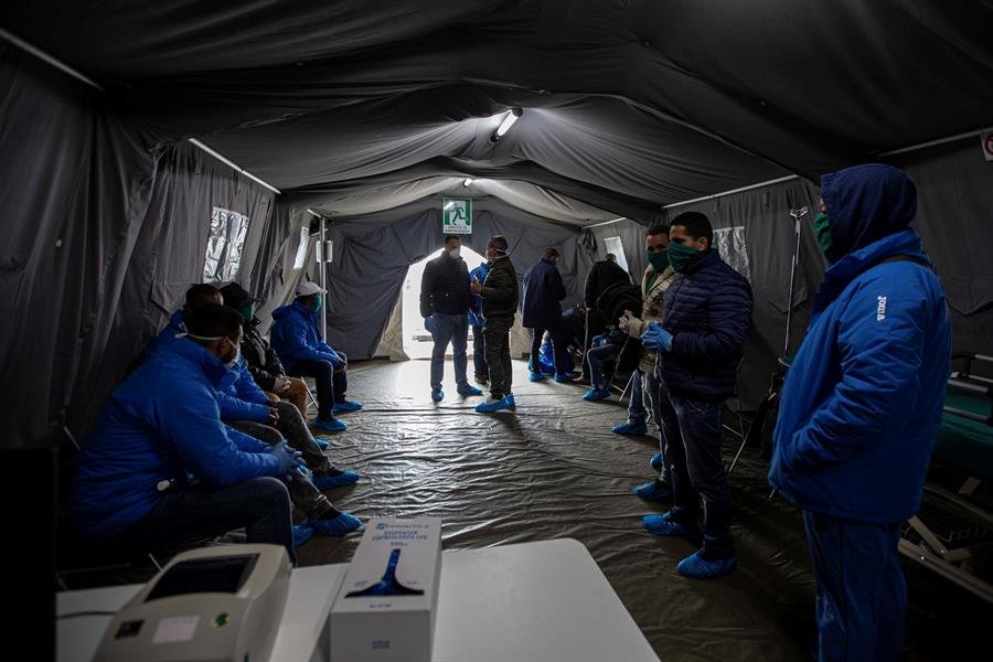 Crema (Italy), 25/03/2020.- Interior view of a tent of a field hospital, where Cuban doctors treat COVID-19 disease patients in Crema, Italy, 25 March 2020. (Italia) EFE/EPA/Marco Ottico