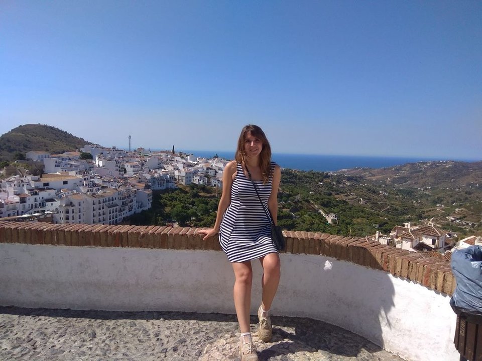 Sabela Armesto recorrió el pasado verano Frigiliana, en Málaga