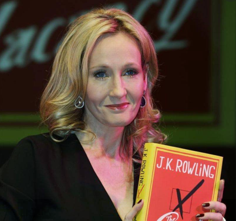 La escritora J.K. Rowling.