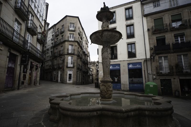 Las calles de Ourense, vacías (MARTIÑO PINAL).