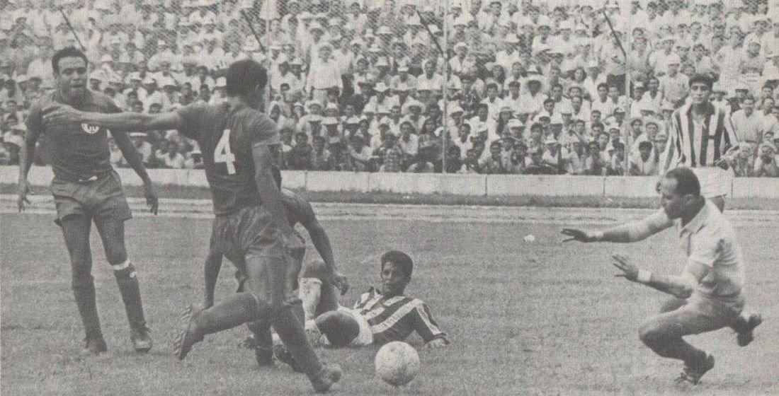 Imagen de uno de los tres partidos disputados en 1969 entre Honduras y El Salvador.