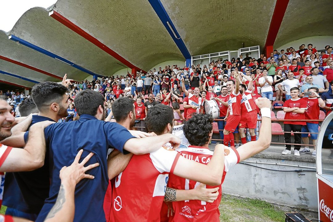 Ourense. 02/06/2019. Final de la Copa Deputación de fútbol entre el Arnoia y el Velle, con victoria final del Velle.
Foto: Xesús Fariñas