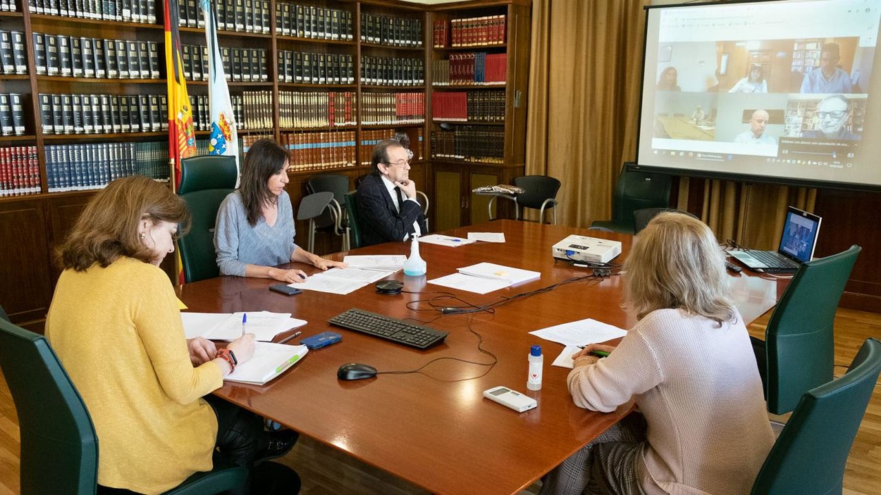 Reunión telemática entre representantes de la Consellería de Educación y las tres universidades gallegas.