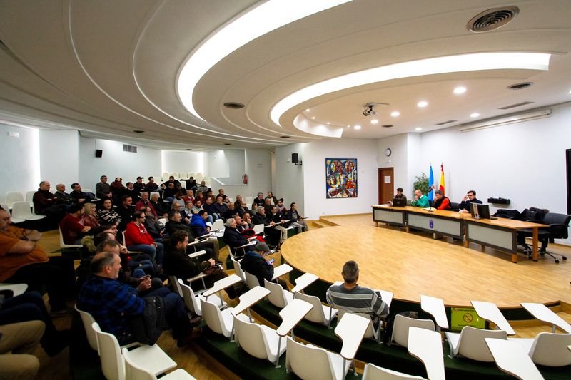 Asamblea Extraordinaria de la UD Ourense ya con la actual directiva al frente (A. CACHALVITE).