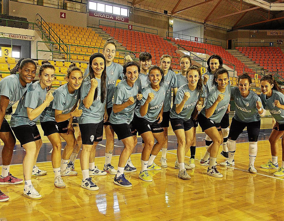 Las jugadoras del Ourense Envialia, dispuestas a luchar por el título en la Primera División.