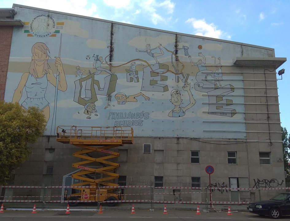 Comienzan las obras sobre el mural de David Rubín en el Pabellón de Os Remedios. (Foto: Twitter / @davidrubin)