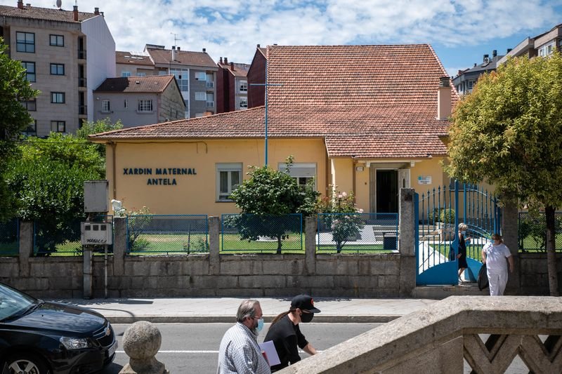 Fachada de la escuela infantil Antela, en O Couto, la más demandada de la ciudad con 109 solicitudes (ÓSCAR PINAL).