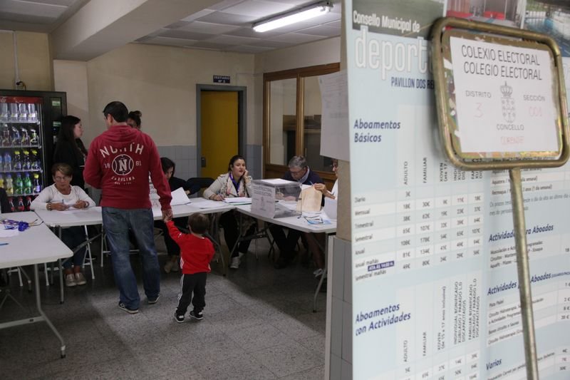 Colegio electoral en Ourense durante las últimas autonómicas, celebradas en septiembre del 2016.