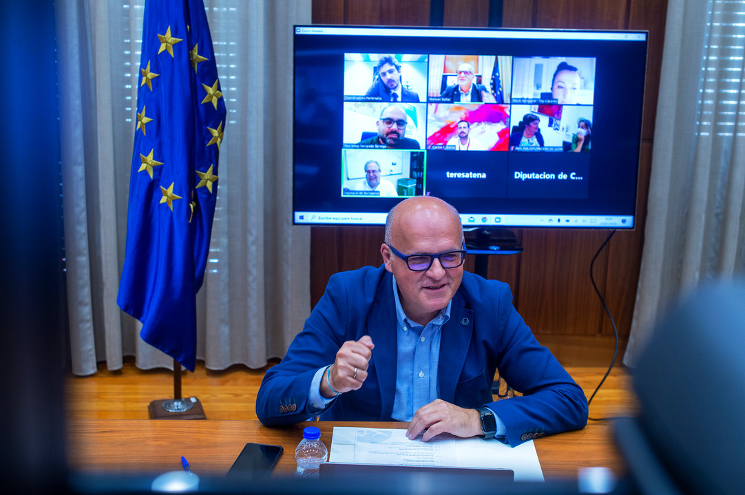 Videoconferencia Manuel Baltar (Presidente da Deputación Ourense) cos membros de Partenalia.
