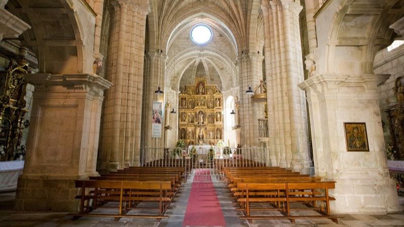 La iglesia de Santo Estevo de Ribas de Sil, situada en el concello ourensano de Nogueira de Ramuín.