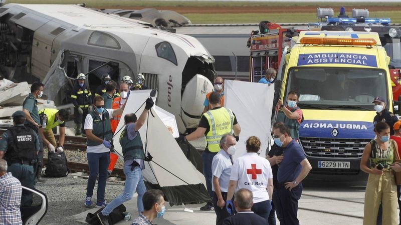El accidente en La Hiniesta el pasado junio dejó dos trenes fuera de servicio (ARCHIVO).