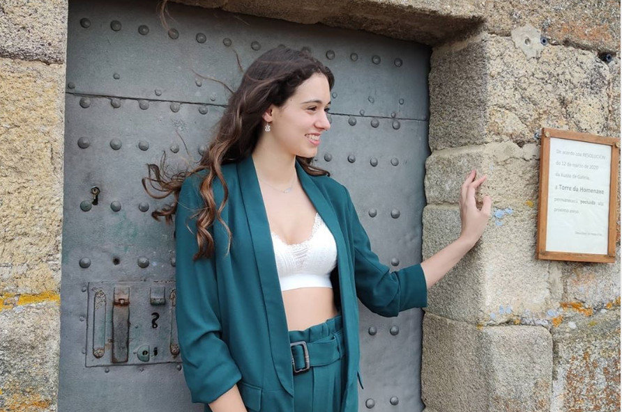 La modelo Lucía Lamas, en su Carballiño natal. (Foto: Instagram)
