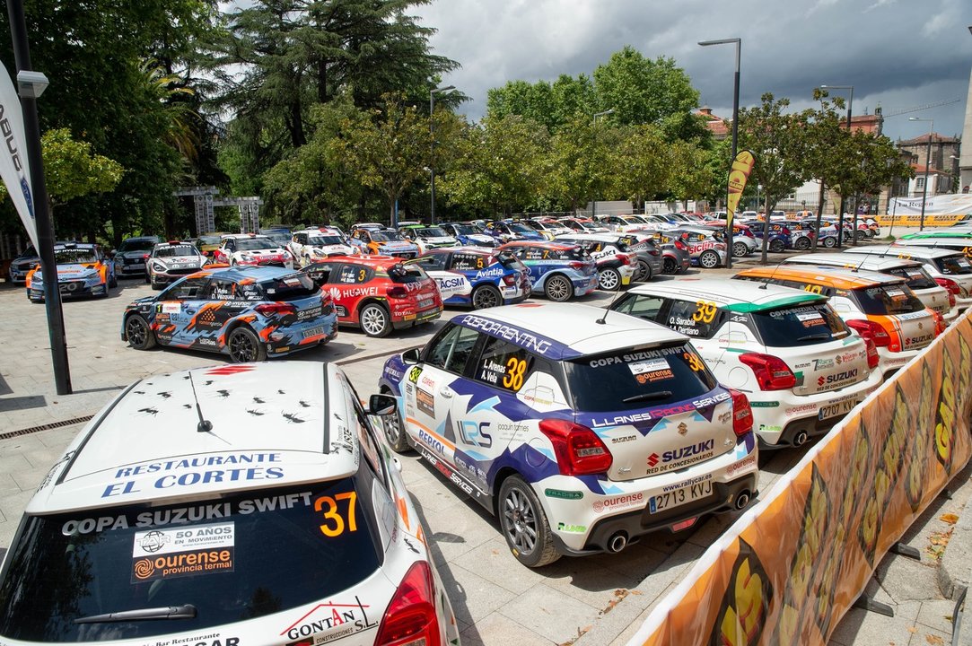 OURENSE (XARDÓN DO POSÍO). 07/06/2019. OURENSE. Entrevistas a los equipos y detalles de la salida protocolaria de los equipos tomando la salida del 52 Rallye de Ourense. FOTO: ÓSCAR PINAL
