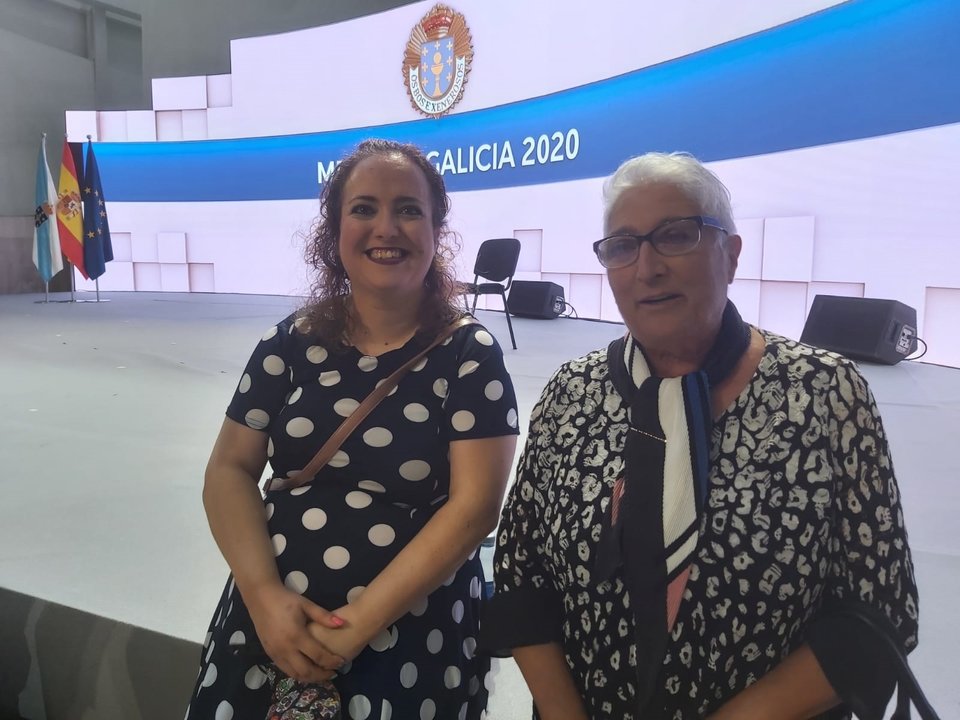 Laura Martínez y Ángeles Puga entregaron la Medalla de Galicia 2020 a los sanitarios gallegos.