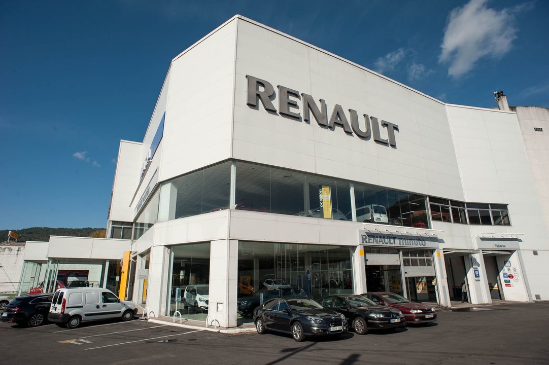 Exterior del concesionario Renault en Quintela de Canedo.