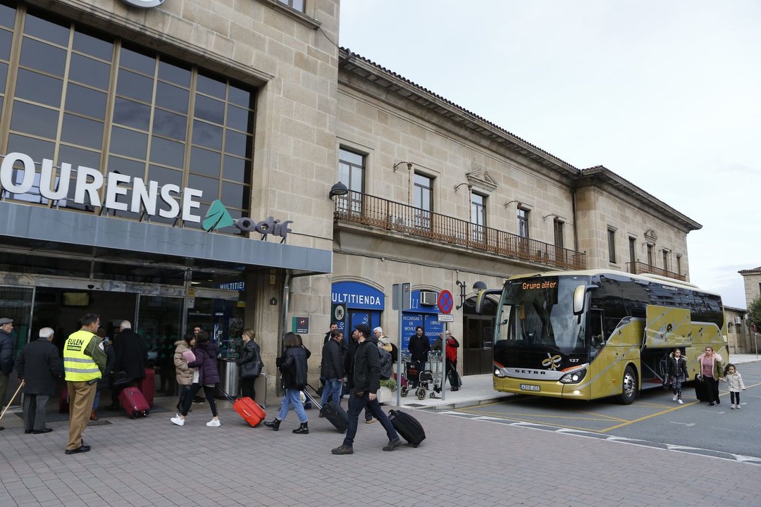 Los transbordos en autobús, principal causa de la pérdida de viajeros en 2019 (XESÚS FARIÑAS).