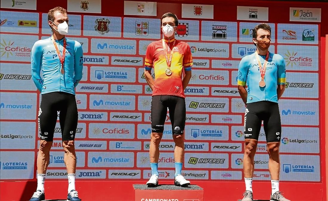 Luis León Sánchez (plata), Pello Bilbao (oro) y Gorka Izagirre (bronce), el podio nacional absoluto.
