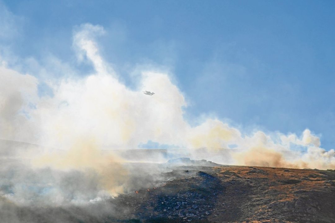 El incendio en la Serra do Larouco calcinó seis hectáreas. (Foto: Sabela Souto)