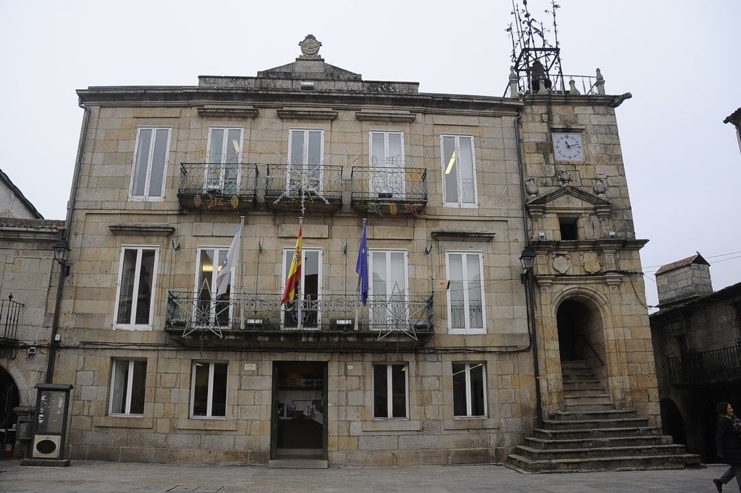 Edificio de la Casa Consistorial de Ribadavia (MARTIÑO PINAL).