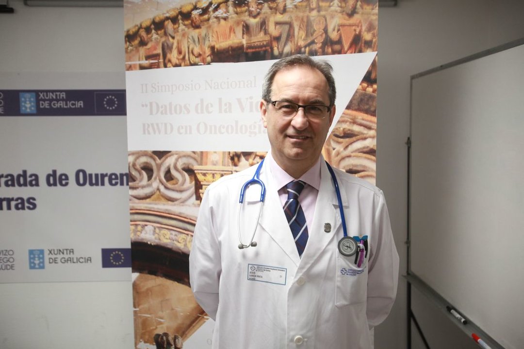 El doctor Jesús García Mata, jefe del servicio de Oncología Médica del CHUO. (Foto: José Paz)