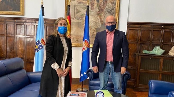 Ethel Vázquez y Manuel Baltar, ayer en la Diputación.