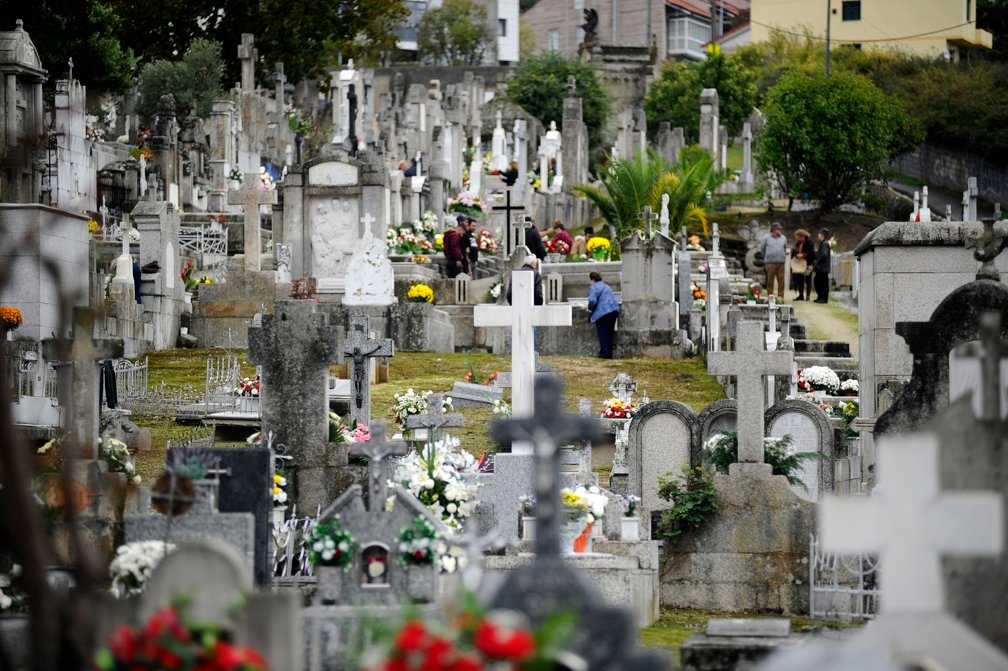Ourense 1/11/19
Día de todos los santos en los cementerios de la ciudad
Cementerio de San Francisco
Fotos Martiño Pinal