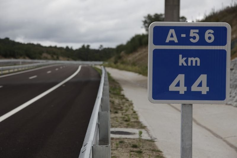La A-56 entre Ourense y Lugo, una de las infraestructuras que se dilatan año tras año.
