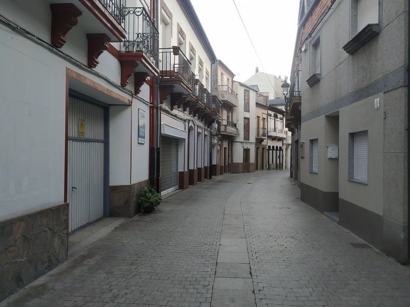 Calle del casco viejo "residencial" de O Barco.