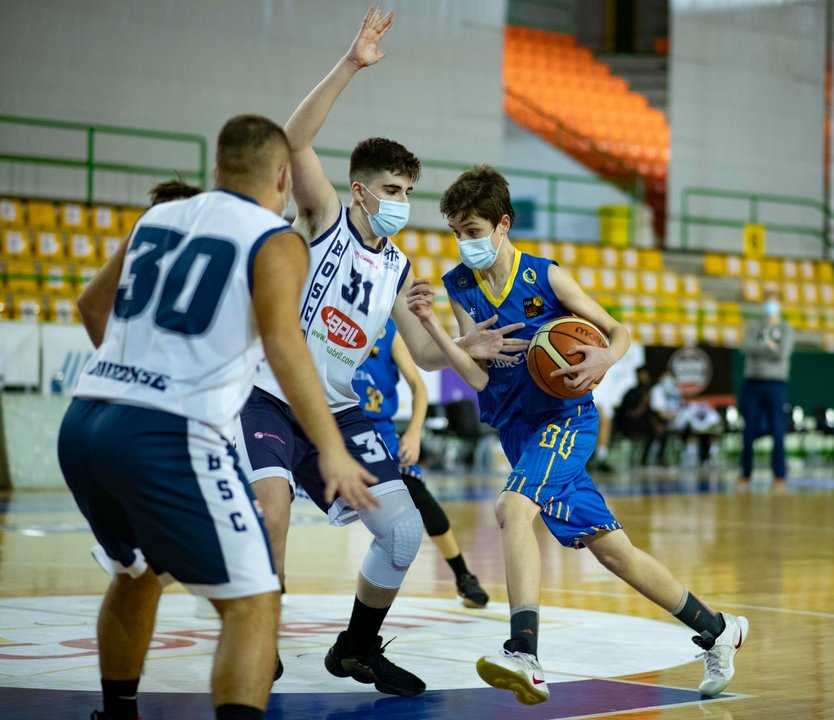 Ourense. 20/11/2020. Partido de basket cadete entre o COB e o Bosco.
Foto: Xesús Fariñas