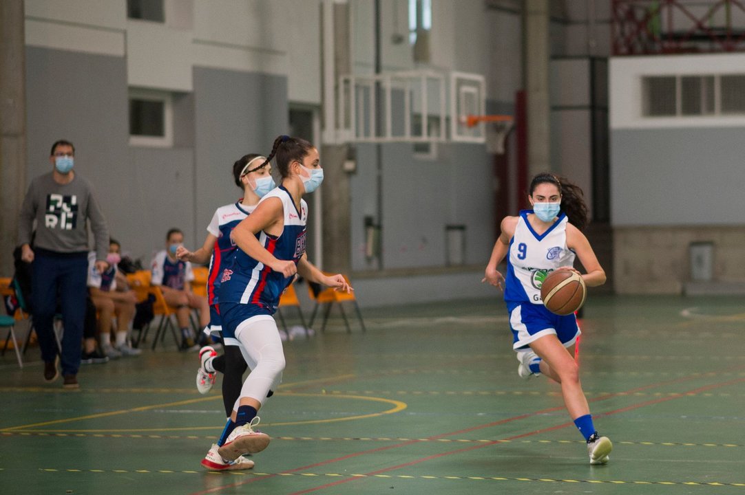 Ourense 22/11/20
Baloncesto junior femenino en salesianos
Bosco vs Carmelitas

Fotos Martiño Pinal