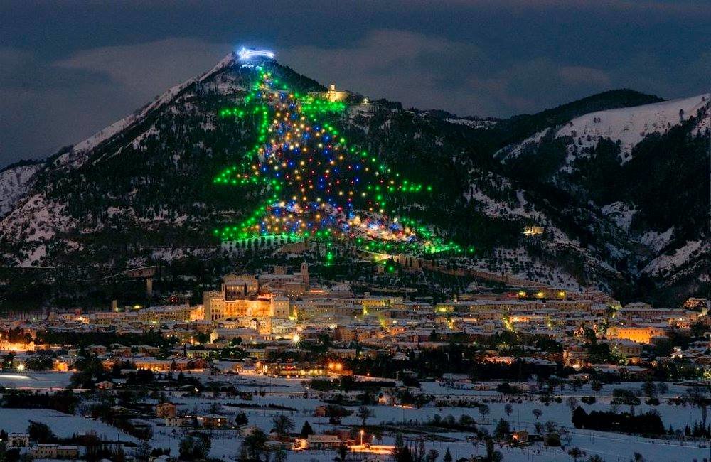 El árbol de Navidad más grande del mundo, en Italia. / Facebook