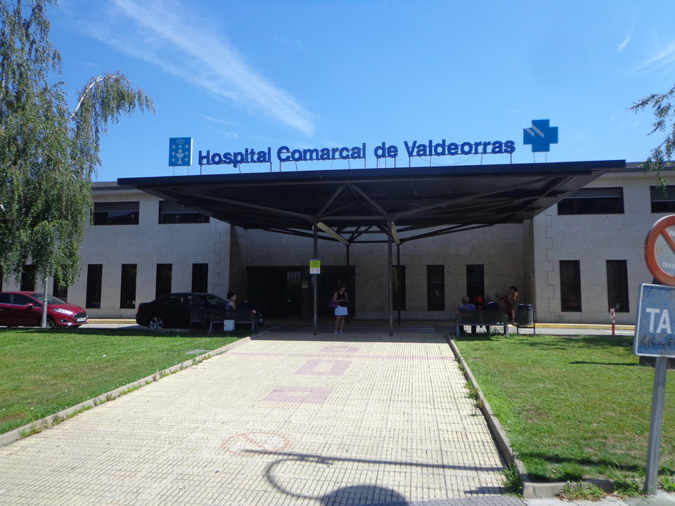 Fachada principal del Hospital Público Valdeorras, en O Barco.