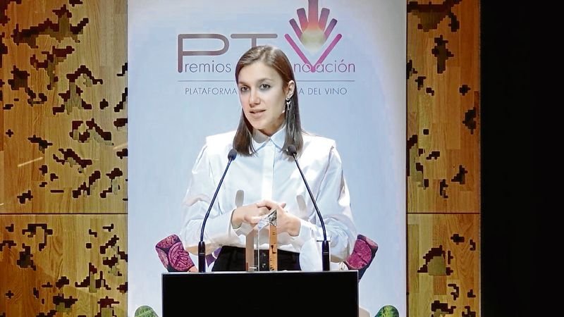 María del Pilar Martínez Diz en el acto de entrega del premio "Joven investigador".