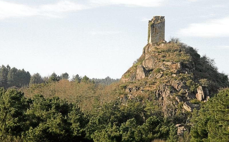 La torre de Sande, en el concello de Cartelle, está incluida en la Lista Roja de Patrimonio.