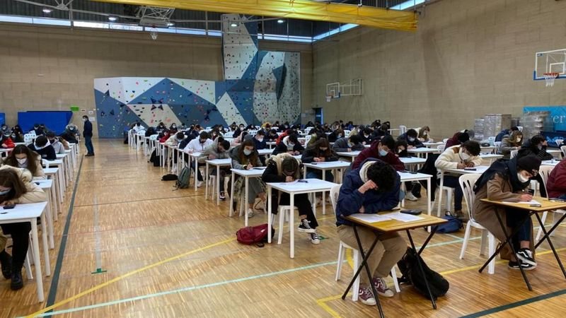 Alumnos durante un examen en el Campus de Vigo.