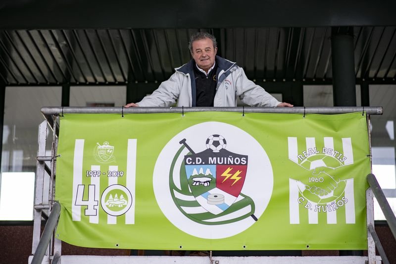 Muiños (Mugueimes). 27/01/2021. Entrevista a Lino Perdiz no campo de fútbol de A Moreira en Muiños.
Foto: Xesús Fariñas