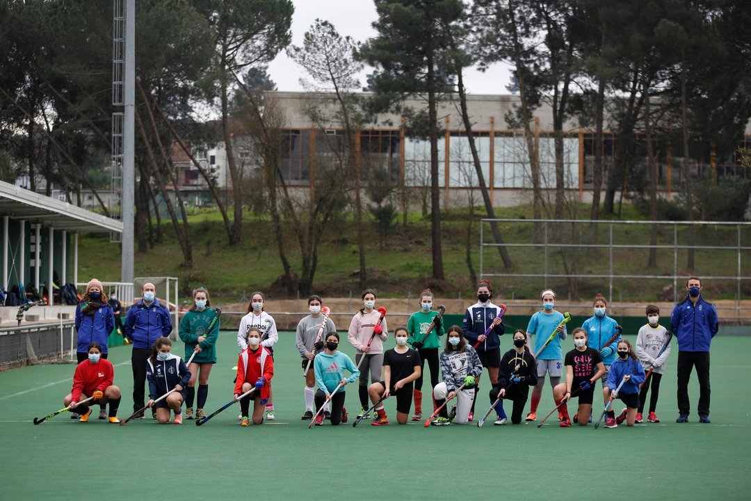 Ourense. 13/02/2021. Entreno de la selección gallega de Hockey Hierba masculina y femenina sub-14 en Mariñamansa.
Foto: Xesús Fariñas