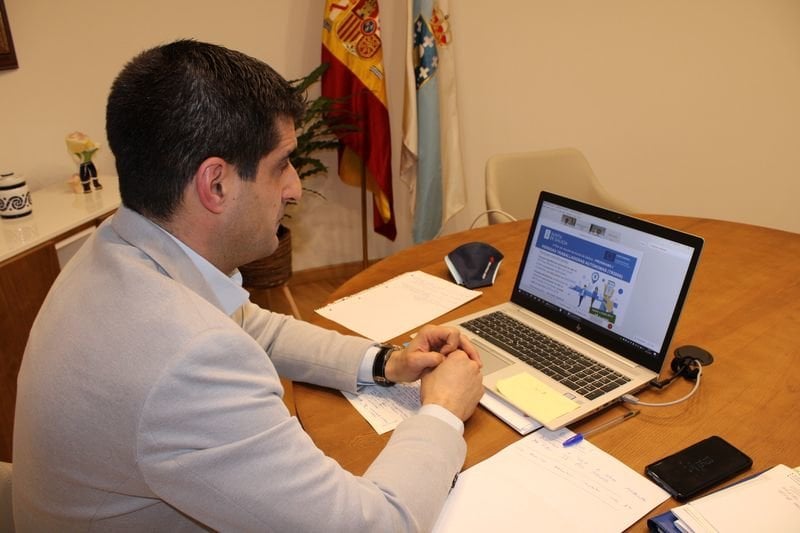 Gabriel Alén, delegado de la Xunta, en un webinar sobre las ayudas.