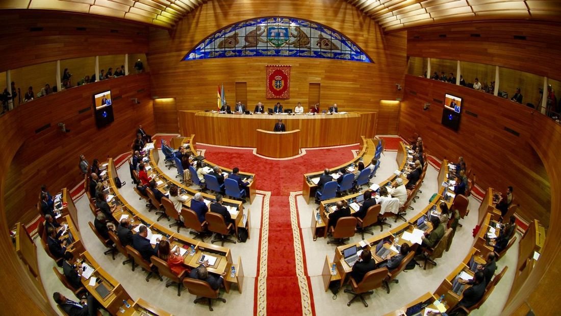 Una sesión plenaria en la Cámara autonómica gallega.