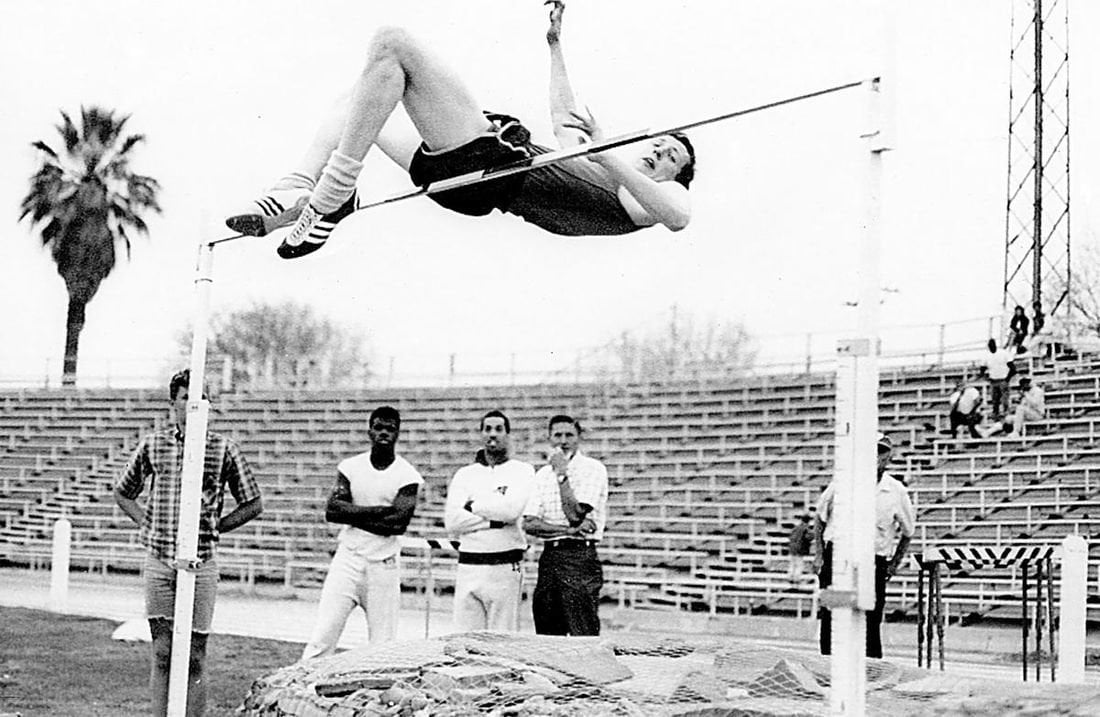 Dick Fosbury perfeccionó su estilo durante las competiciones previas a México 68.