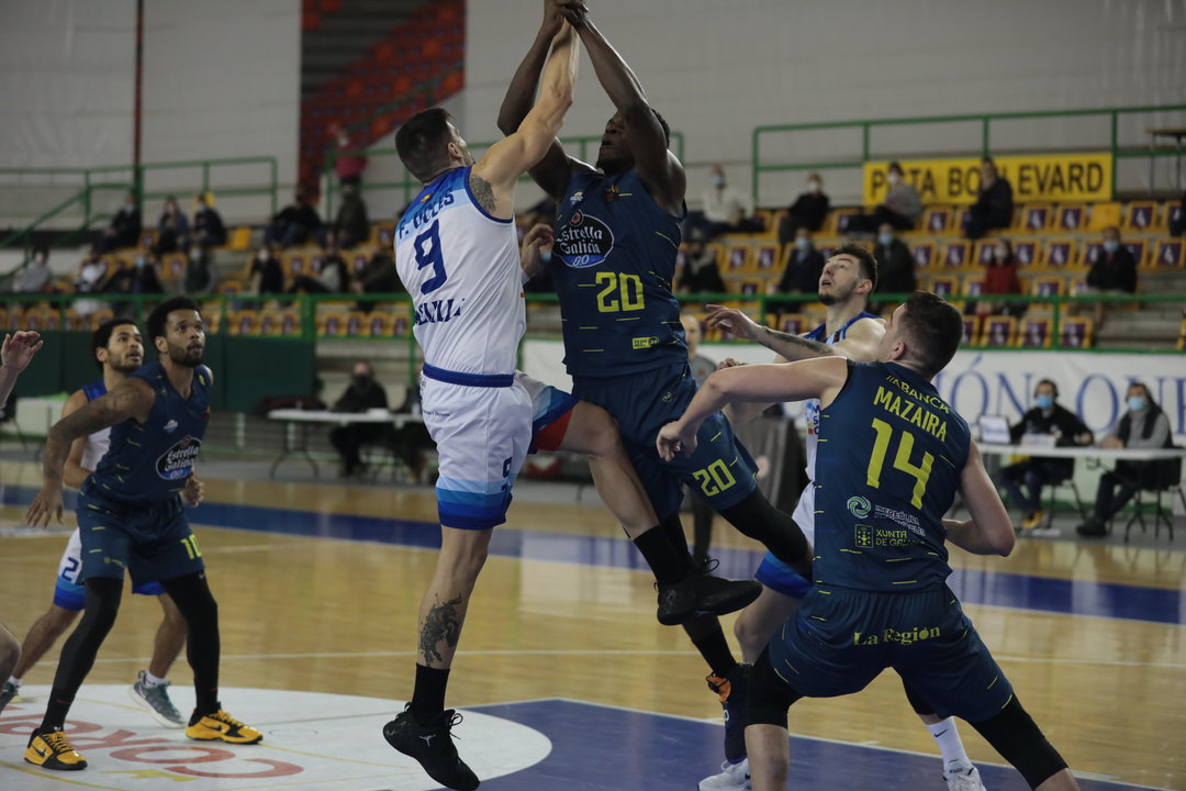 OURENSE 7/03/2021.- Cob-Melilla, partido de liga de baloncesto. José Paz