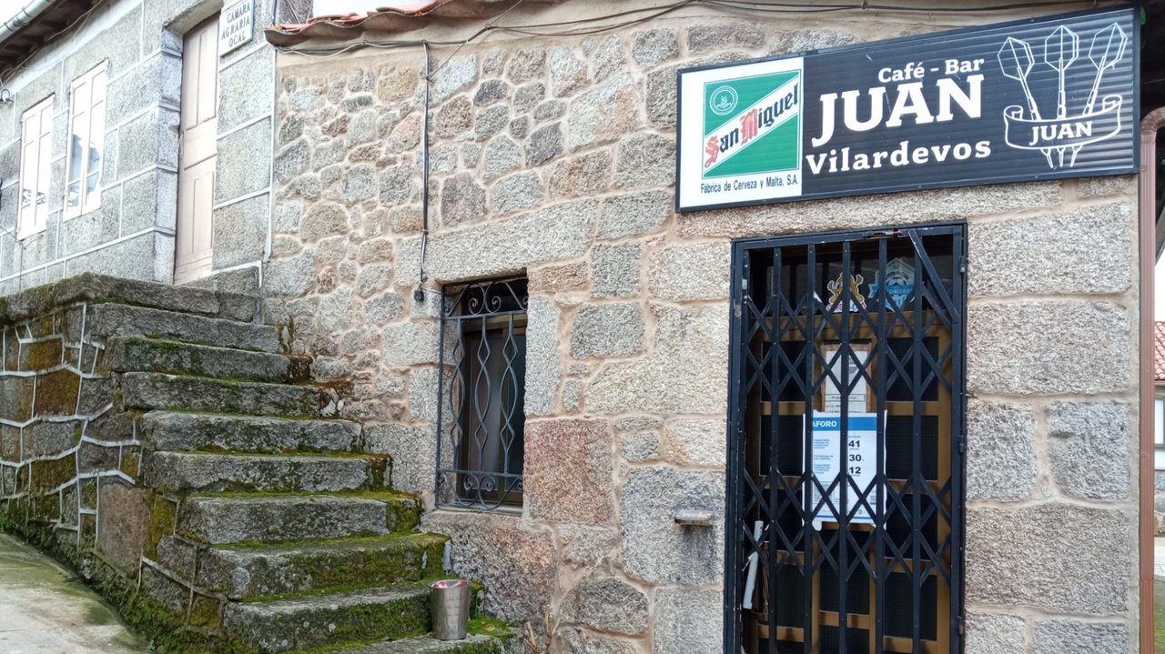 El bar en Vilardevós, cerrado (C.C).