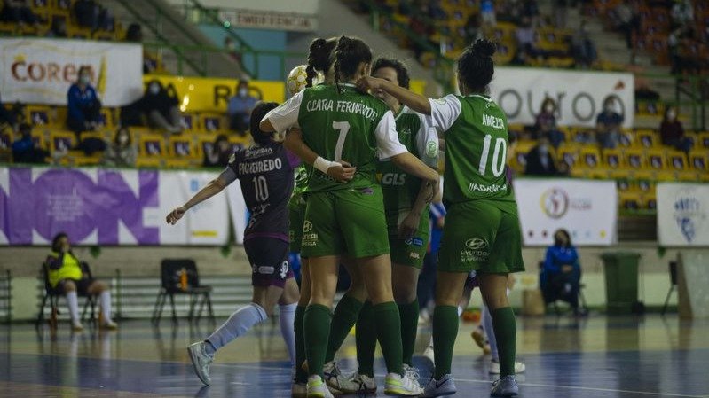 Las juadoras del Cidade celebran el primer gol en el derbi de la pasada semana (MARTIÑO PINAL).