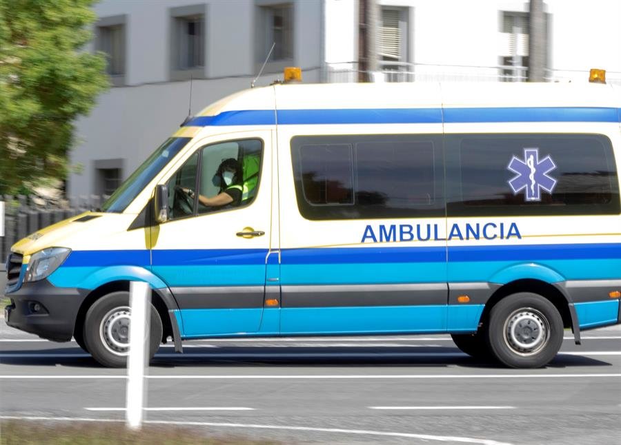 Una ambulancia  (EFE).