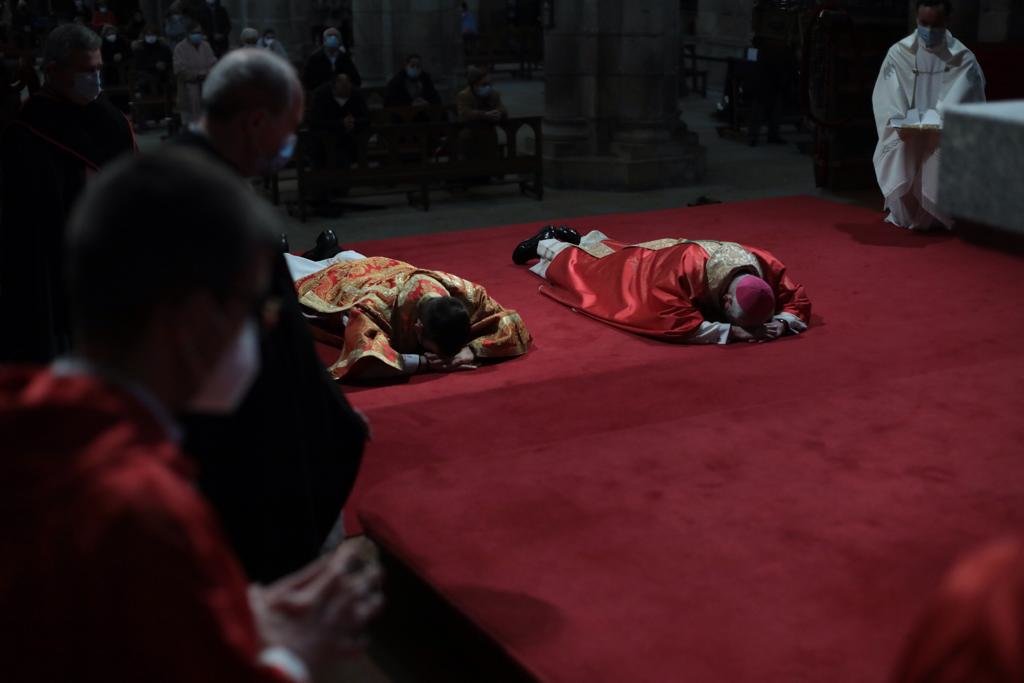 Misa de Viernes Santo en la Catedral de Ourense. // J. Paz