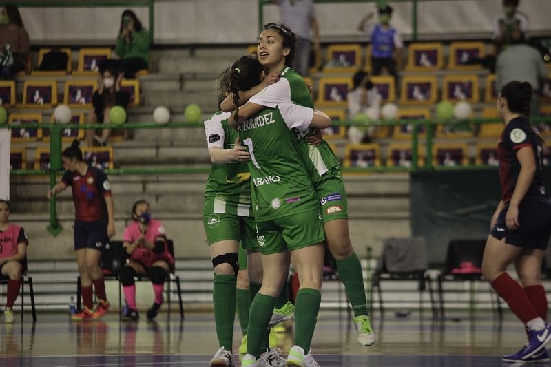 Las jugadoras del Cidade celebran uno de los goles ante el Xaloc (MIGUEL ÁNGEl